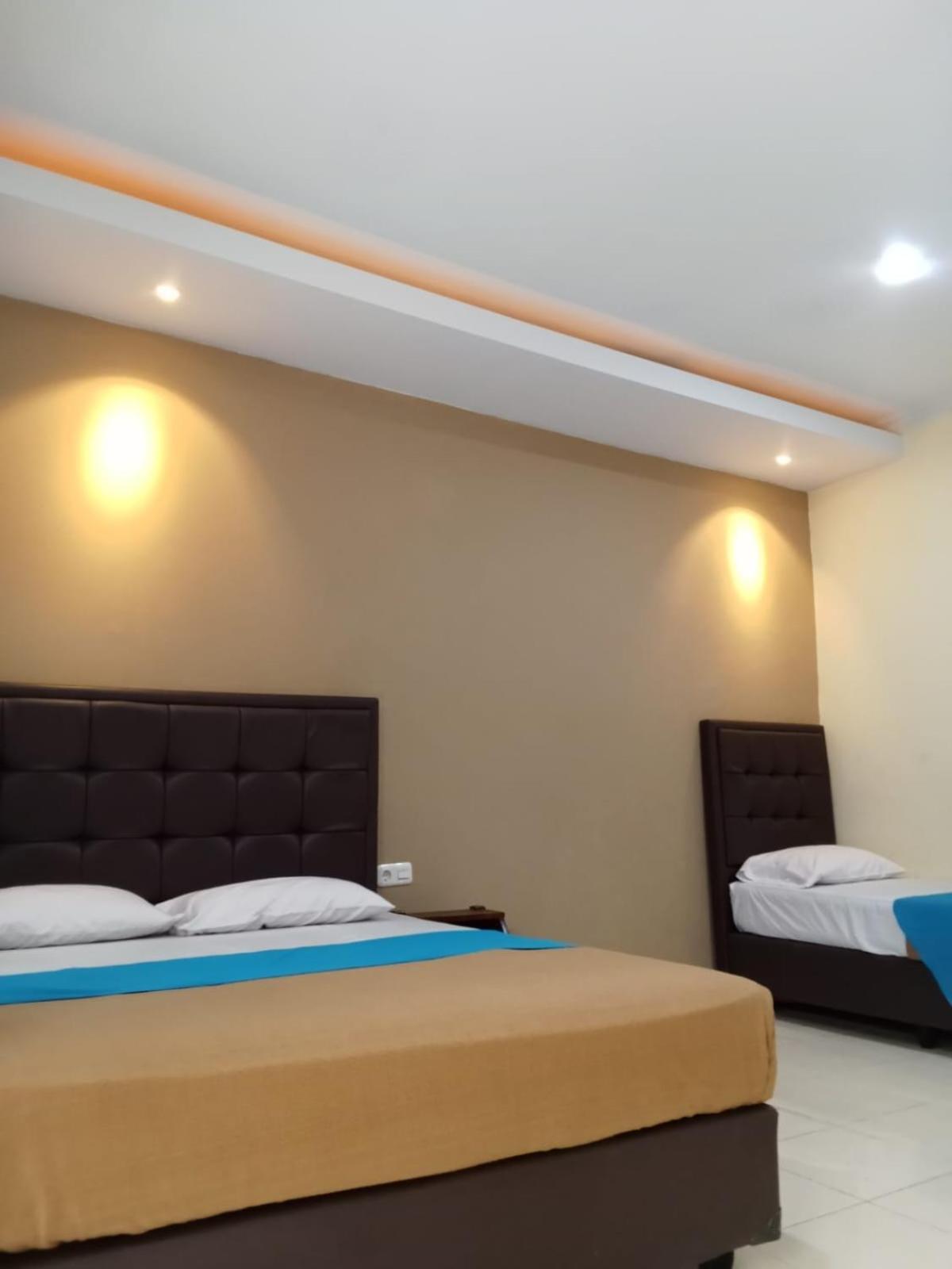 Hotel Priangan Cirebon Esterno foto